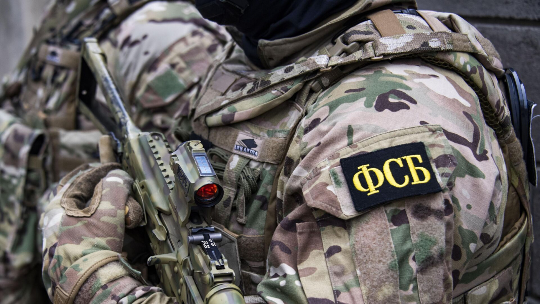 Задержанный за шпионаж житель Керчи заявил, что вышел на СБУ через волонтеров